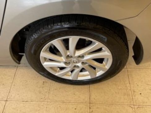 Used 2012 MAZDA MAZDA3 i Touring FWD image 24