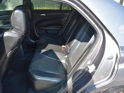 Used 2017 Chrysler 300 S w/ 300S Premium Group 2 w/2_L RWD image 17