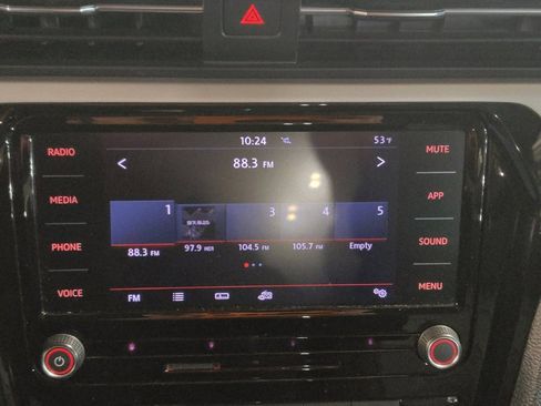 Used 2021 Volkswagen Passat 2.0T SE image 25