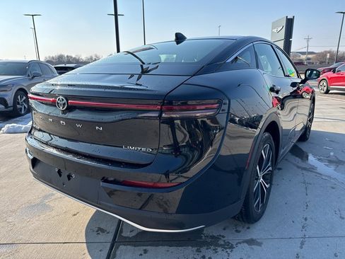 Used 2024 Toyota Crown Limited image 4