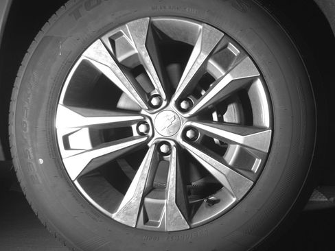 Used 2025 Chevrolet Equinox LT FWD image 13