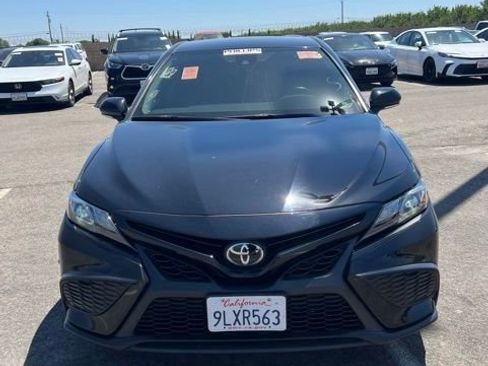 Used 2024 Toyota Camry SE FWD image 4