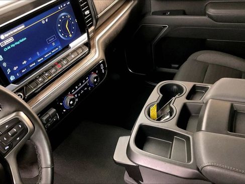 Used 2025 Chevrolet Silverado 1500 LT AWD/4WD image 19