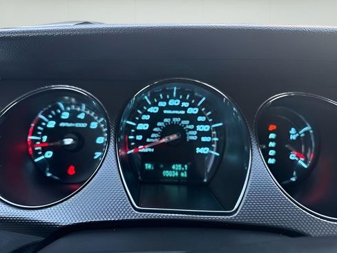Used 2010 Ford Taurus SEL FWD image 26