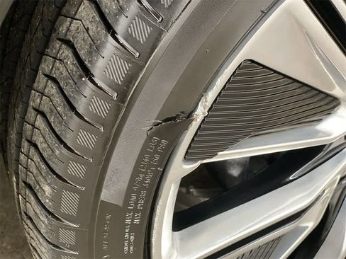 Certified 2025 Cadillac Lyriq Luxury w/ LPO, Floor Liner Package image 30