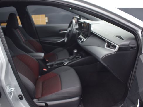 Used 2025 Toyota Corolla SE image 10