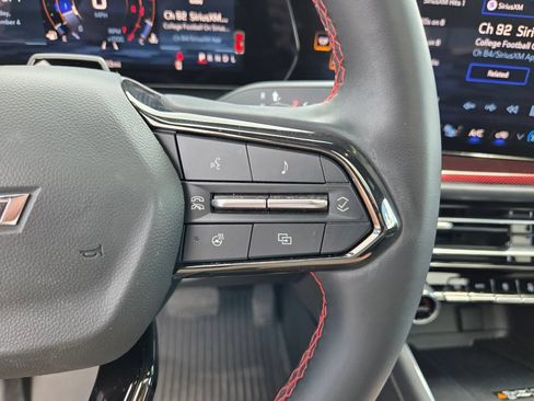 Used 2024 Chevrolet Traverse RS w/ LPO, Floor Liner Package FWD image 33