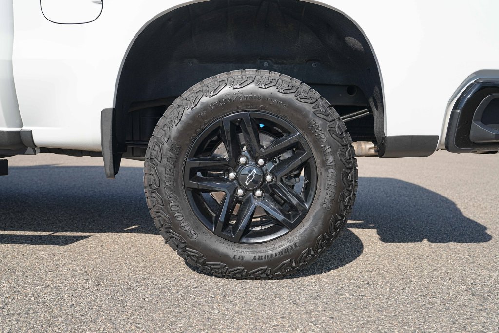 Used 2025 Chevrolet Silverado 1500 LT Trail Boss w/ Convenience Package II AWD/4WD image 14