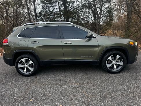 Used 2019 Jeep Cherokee Limited image 4