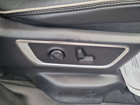 Used 2019 RAM 1500 Laramie RWD image 27