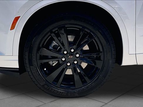 Used 2025 Cadillac XT6 Premium Luxury FWD image 10