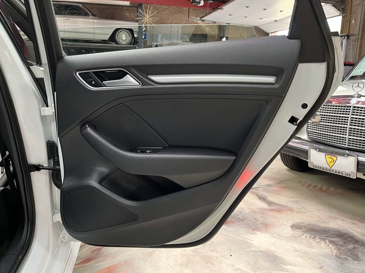 Used 2017 Audi A3 e-tron Premium w/ Sport Package FWD image 29