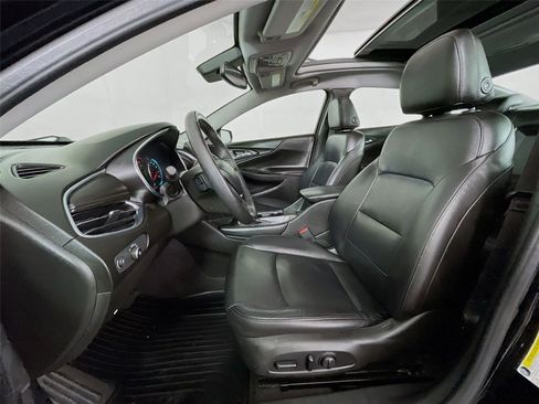 Used 2018 Chevrolet Malibu LT w/ Leather Package image 25