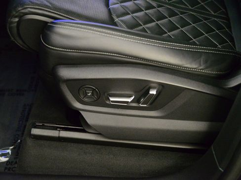 Used 2023 Audi SQ8 Premium Plus w/ SQ8 Luxury Package image 27