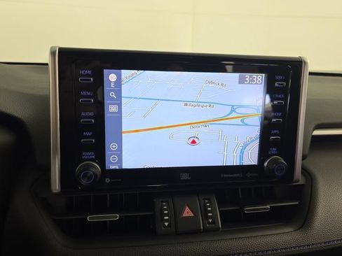 Used 2021 Toyota RAV4 XSE AWD/4WD image 17
