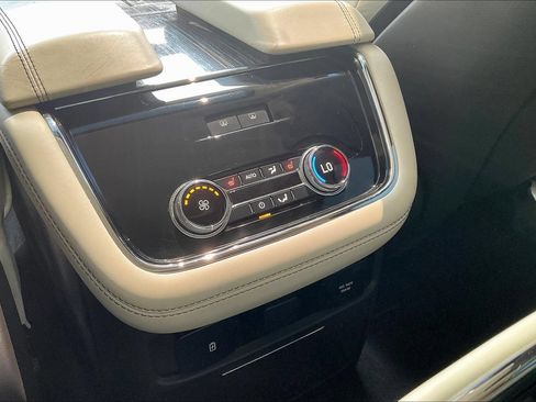 Used 2020 Lincoln Navigator Black Label w/ Cargo Convenience Package AWD/4WD image 10