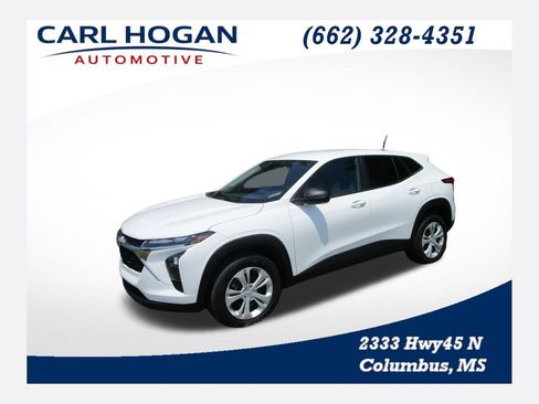 Used 2025 Chevrolet Trax LS FWD image 1