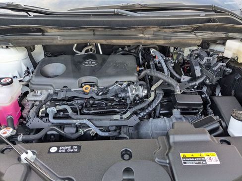 Used 2024 Toyota Sienna LE image 33