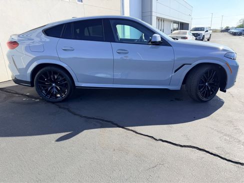 New 2026 BMW X6 xDrive40i image 7