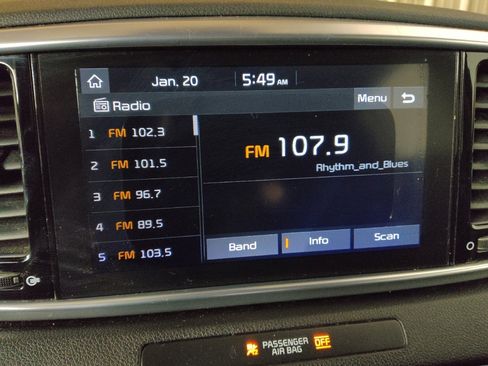 Used 2020 Kia Sportage EX image 25