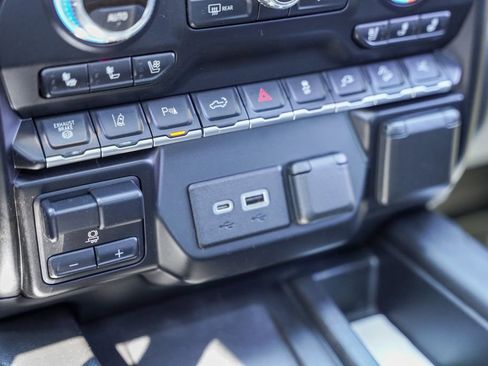 Used 2022 GMC Sierra 3500 AT4 w/ AT4 Premium Plus Package image 22