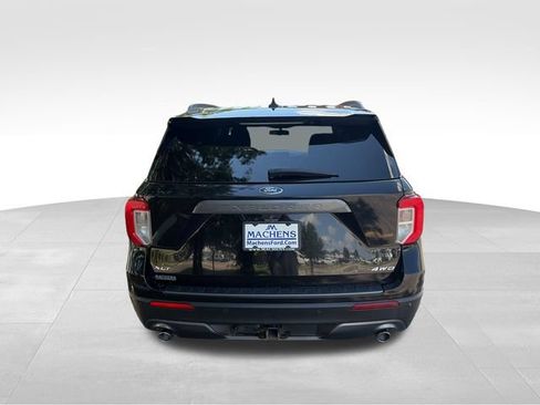 Used 2022 Ford Explorer XLT w/ Equipment Group 202A AWD/4WD image 5