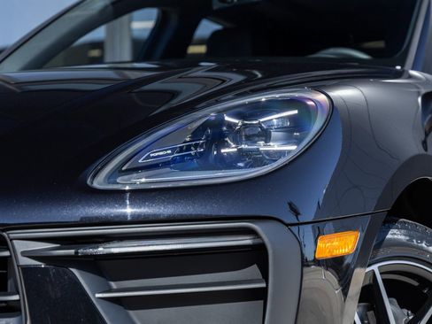 New 2026 Porsche Macan image 17