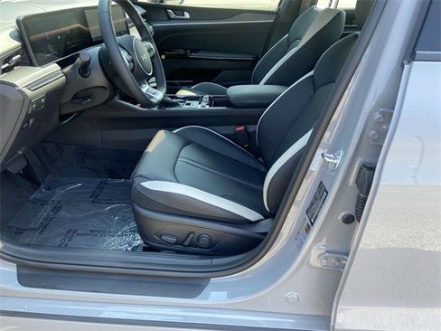 New 2025 Kia K5 GT-Line image 11