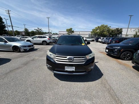 Used 2013 Toyota Highlander Limited FWD image 2