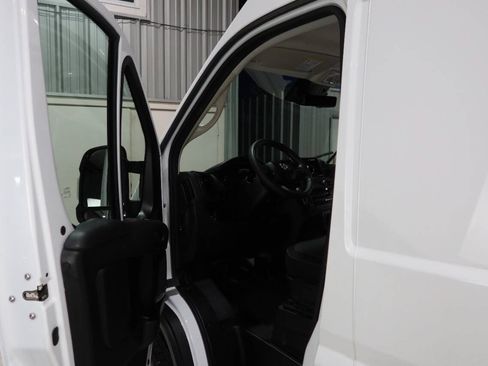 Used 2024 RAM ProMaster 2500 w/ Safety Group FWD image 18