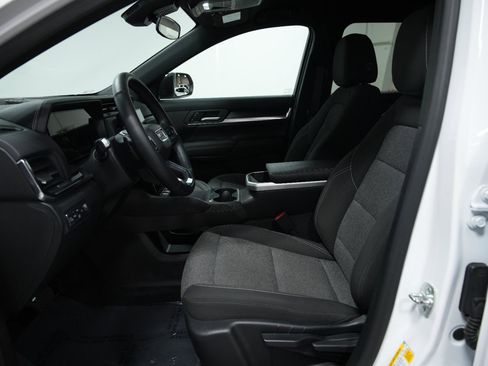 Used 2025 GMC Terrain Elevation image 22