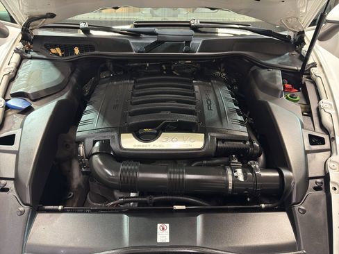 Used 2014 Porsche Cayenne image 32