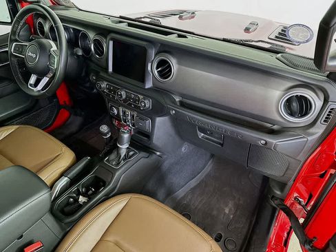 Used 2022 Jeep Wrangler Unlimited Rubicon w/ Steel Bumper Group image 32