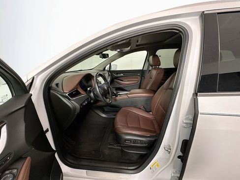 Used 2020 Buick Enclave Avenir w/ Avenir Technology Package image 22