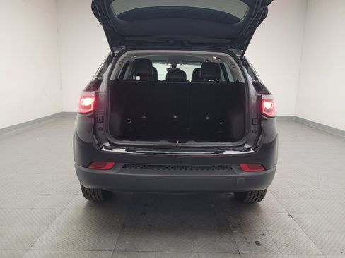 Used 2018 Jeep Compass Latitude w/ Popular Equipment Group image 29