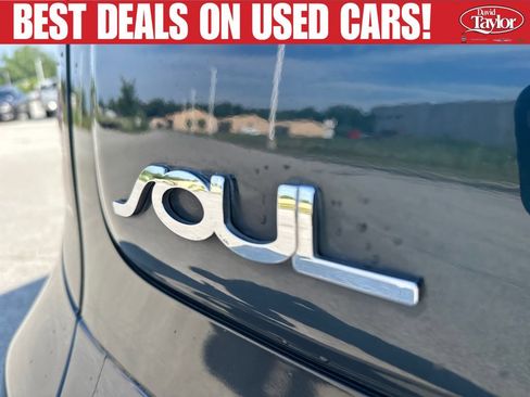 Used 2017 Kia Soul + FWD image 36