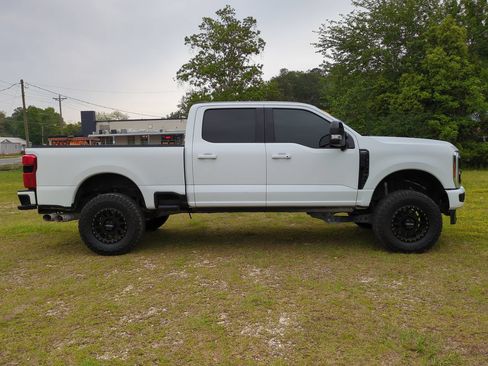 Used 2024 Ford F250 Lariat w/ Lariat Ultimate Package AWD/4WD image 3