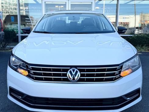 Used 2019 Volkswagen Passat 2.0T Wolfsburg w/ Wheels & Sunroof Package image 2