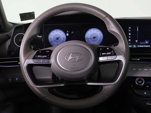 Certified 2025 Hyundai Elantra SEL FWD image 35