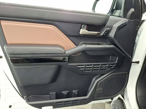 Used 2025 Toyota 4Runner Limited w/ Tow Technology Package image 10