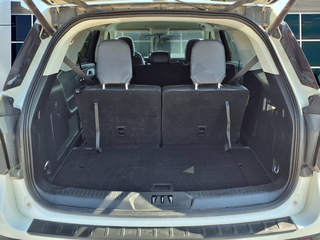 Used 2025 Ford Explorer Active RWD image 24