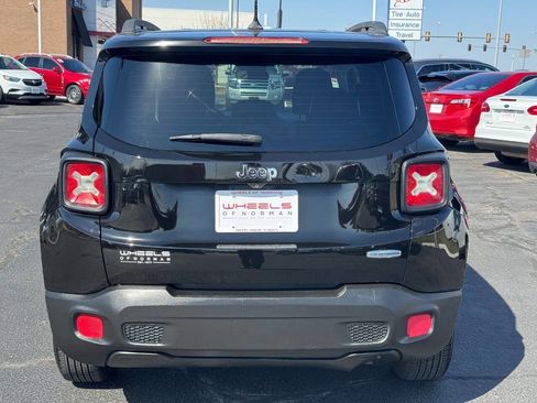 Used 2015 Jeep Renegade Latitude w/ Popular Equipment Group image 6