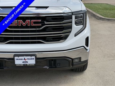 Used 2022 GMC Sierra 1500 SLT w/ SLT Convenience Package AWD/4WD image 10