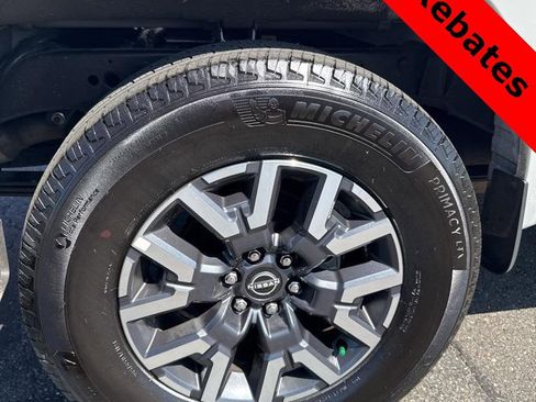 New 2025 Nissan Frontier SL image 9