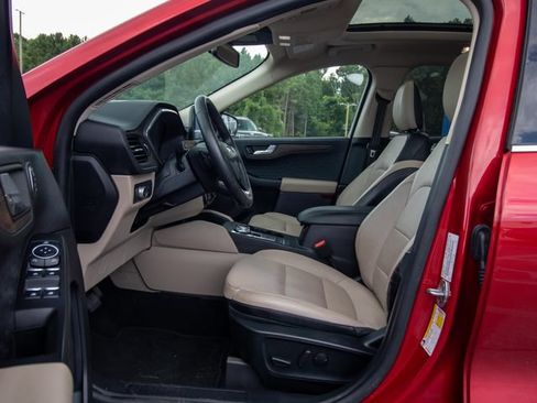 Used 2020 Ford Escape Titanium AWD/4WD image 7