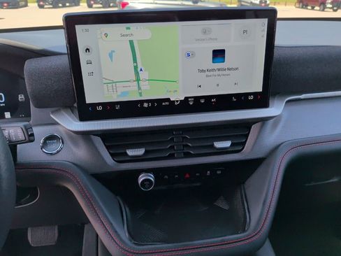 Used 2025 Ford Explorer ST-Line image 23