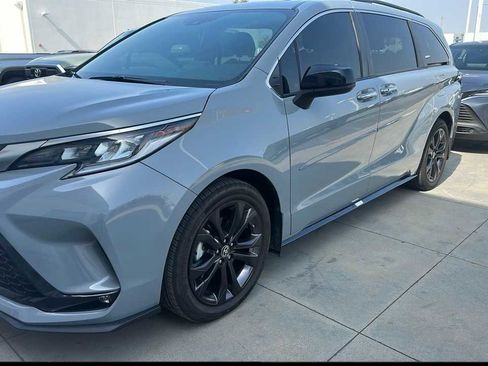 Used 2023 Toyota Sienna XSE w/ XSE Plus Package FWD image 1