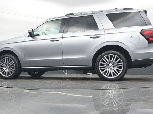 Used 2022 Ford Expedition Limited image 31