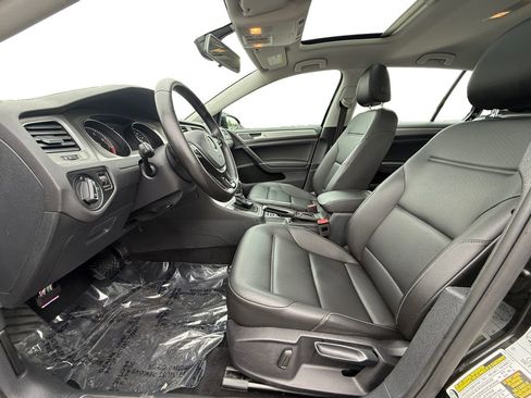 Used 2017 Volkswagen Golf Wolfsburg Edition FWD image 9