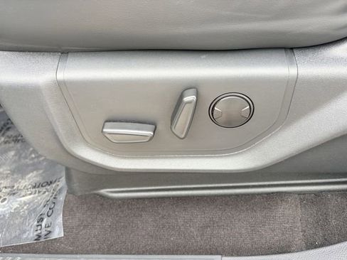 Used 2023 Ford Expedition XLT RWD image 8